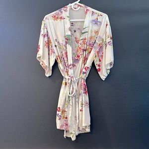 Floral white robe - Size XS